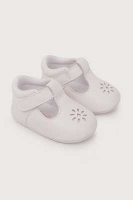 Reina bebé blanca de niña