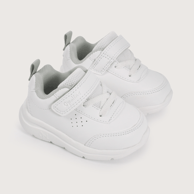 Zapatilla primeros pasos deportiva blanca de niño