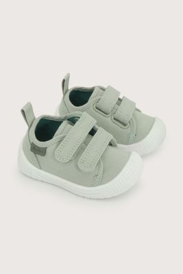 Zapatilla primeros pasos verde de niño