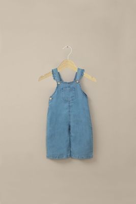 Jardinera de jeans de niña