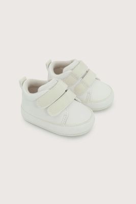 Zapatilla bebé blanca