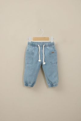 Jeans jogger azul de niño