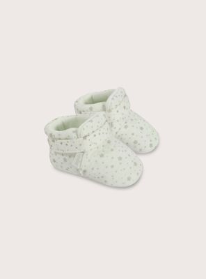 Pantufla abrigada para bebé: blanca con estrellas