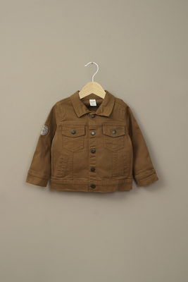 Chaqueta de gabardina café de niño