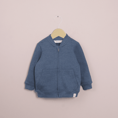 Polerón azul de niño