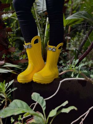 Imagen 2 del producto Bota de Agua Crocs Mujer Handle It Rain Boot Amarillo