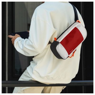 Imagen 2 del producto Tomtoc Bolso Bandolera GameOn-G49 para Switch 2 Rojo