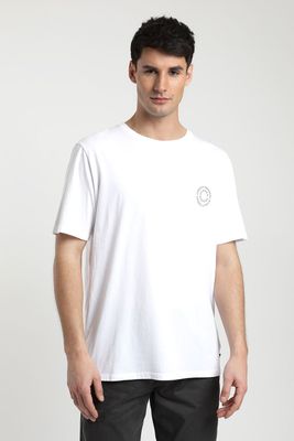 Polera manga corta hombre Logo text blanco