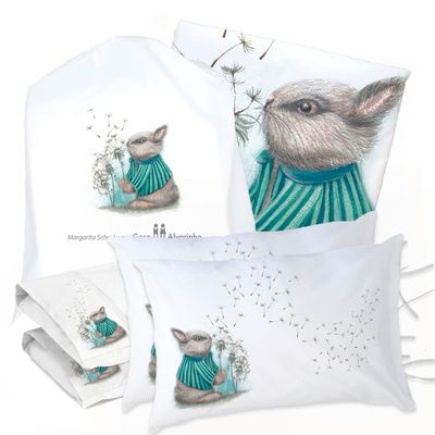 Imagen 1 del producto JUEGO DE CAMA FUNDA DE PLUMÓN + SABANA BAJERA + 4 FUNDAS ALMOHADA CONEJO PIDE UN DESEO SUPER KING