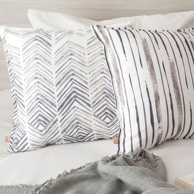 Imagen 2 del producto FUNDA COJÍN MARISA ABSTRACTO ESPIGAS GRIS 45X45