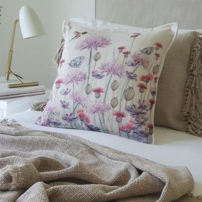 Imagen 2 del producto FUNDA COJÍN MARISA JARDÍN SILVESTRE LILA Y ROJO 45X45