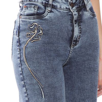 Imagen 2 del producto Jeans Wide Leg Tiro Alto Bordado  Pretina Basica 1 Boton Secret