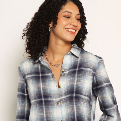 Imagen 2 del producto Blusa Escoces Manga Larga Abotonada Den Delantero Y Bolsillo