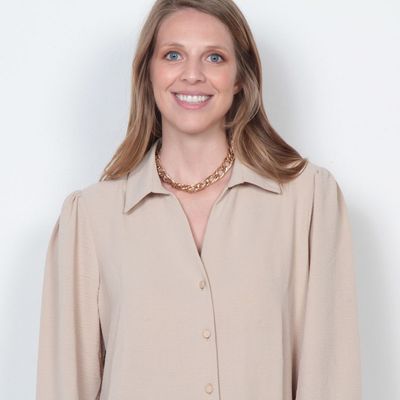 Imagen 2 del producto Blusa Manga Larga Abotonada En El Delatero Y Pu?o Elastido