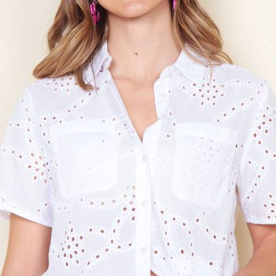 Imagen 2 del producto Blusa Abotonada Manga Corta Schiffli
