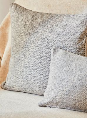 Imagen 2 del producto Funda Cojin Montana 30x60 Gris