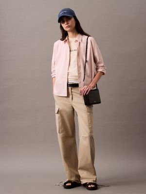 Imagen 2 del producto Polera Relaxed Logo Estándar Beige Calvin Klein