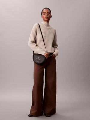 Imagen 2 del producto Cartera Saddle Con Monograma Grabado Negro Calvin Klein