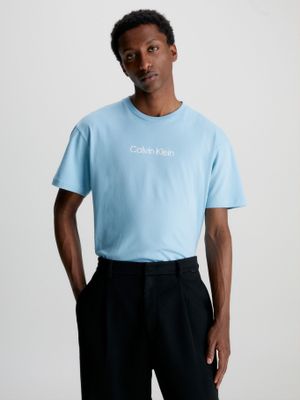 Polera Hero Logo Comfort Celeste Calvin Klein