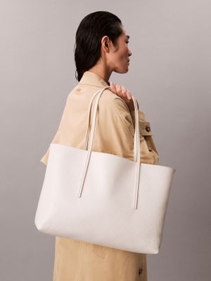 Imagen 2 del producto Cartera Tote Estampado y Monograma Blanco Calvin Klein