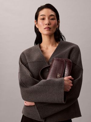 Imagen 2 del producto Bandolera Efecto Cocodrilo Cadena Marrón Calvin Klein