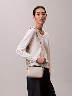 Imagen 2 del producto Bandolera Webbing Double Strap Beige Calvin Klein