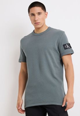 Polera Badge Waffle Gris Calvin Klein
