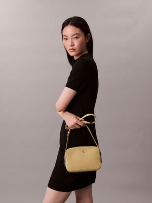 Imagen 2 del producto Bandolera Herraje Con Logo Monograma Verde Calvin Klein