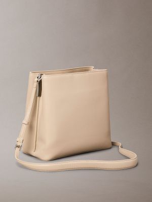 Imagen 2 del producto Cartera CK Bucket Beige Calvin Klein