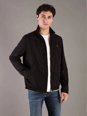 Chaqueta Essential de Nailon Negro Calvin Klein