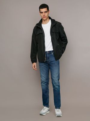 Imagen 2 del producto Chaqueta Ligera con Gorro Negro Calvin Klein