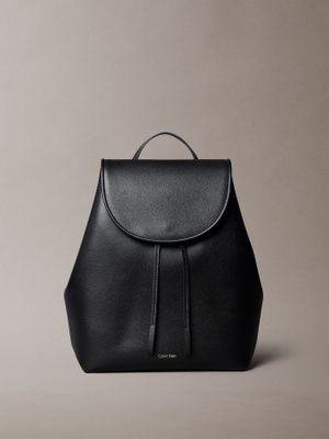 Mochila D Solapa Cierre Con Cordón Negro Calvin Klein