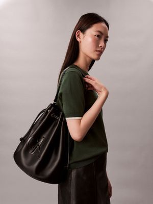 Imagen 2 del producto Cartera Bucket Con Monograma Grabado Negro Calvin Klein