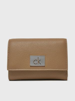 Billetera Ck Plaque Small Café Calvin Klein