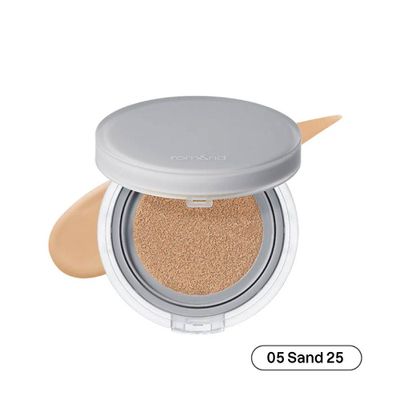 Base de maquillaje semi-mate en formato cushion tono 25