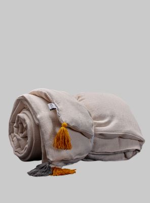 Piecera acolchada lino / algodón color crudo con flecos gris-mostaza