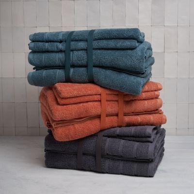 Set de toallas Deluxe con elegante guarda clásica en 100% alg. turco 620gr. Color Verde