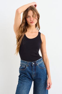 Imagen 1 del producto Polera Sin Mangas Lisa Negro iO 14204225095102