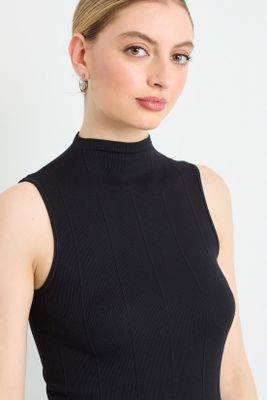 Polera Sin Mangas Negro iO 14220225070102