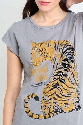 Imagen 2 del producto Polera Estampada Gris iO 14620225055113