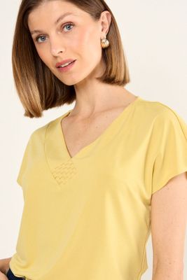 Imagen 2 del producto Polera Escote En V Amarillo Ma Griffe 14202225017108