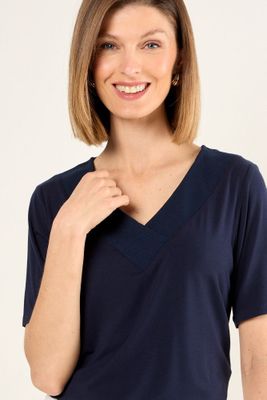 Imagen 2 del producto Polera Escote En V Azul Marino Ma Griffe 14202225015104