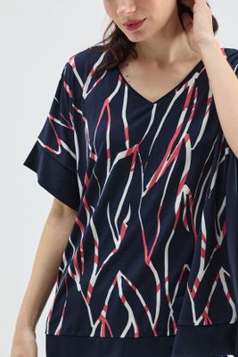 Imagen 2 del producto Polera Estampada Tipo Capa Azul Ma Griffe 14302224057104