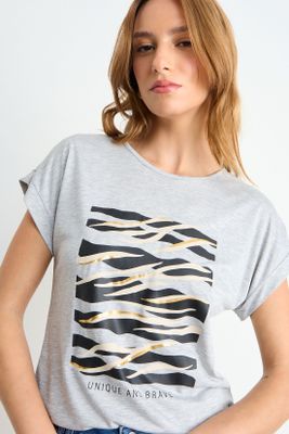 Imagen 1 del producto Polera Estampada Gris iO 14620126001113