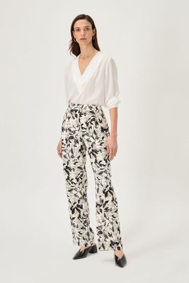 Pantalon Estampado Floral Negro Ma Griffe 11102224053102