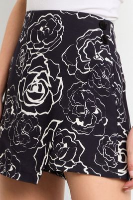 Imagen 2 del producto Falda Corta Negro iO 12120225001102