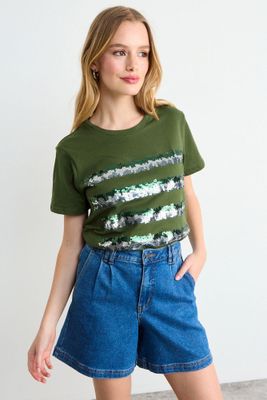 Imagen 2 del producto Polera Estampada Verde Oliva iO 14604225081107