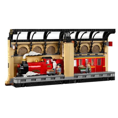 Imagen 2 del producto LEGO Rincón entre Libros: Expreso de Hogwarts™ (76450)