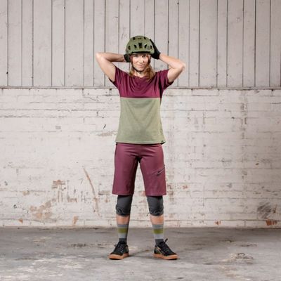 Imagen 2 del producto Polera IXS Mujer Flow Tech Mountain Raisin Oliva XS