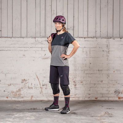 Imagen 2 del producto Polera IXS Mujer Flow Tech Mountain Negro Grafito S